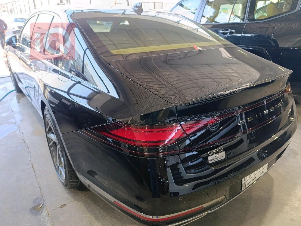 جێنسس G90